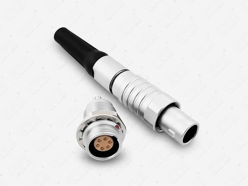 圓形航空插頭的使用是否受到特定設備的電源要求？